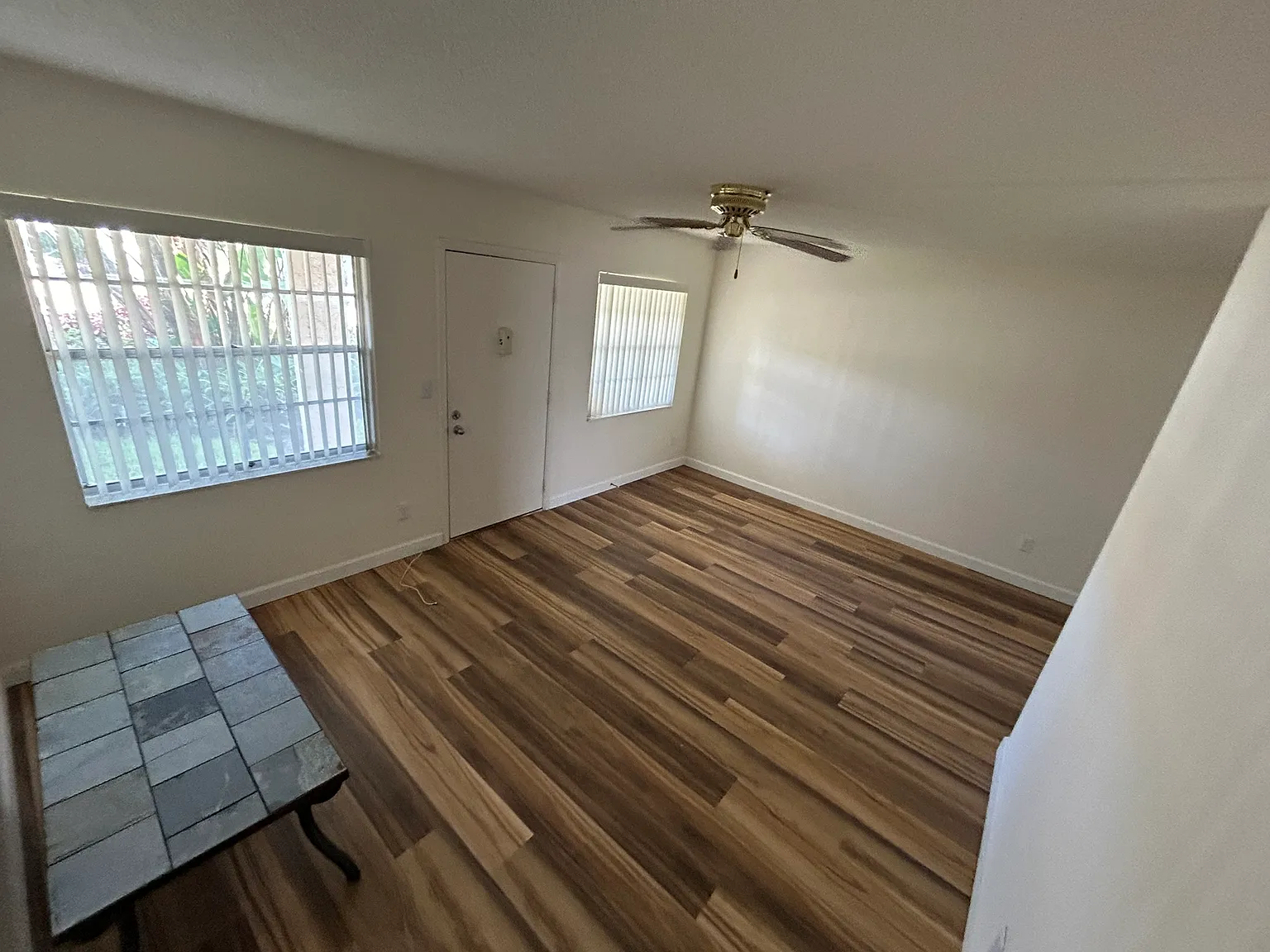1 bed, 650 sqft, $1,300 — Photo 2
