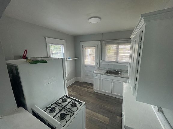 4th image of 141 S Wild Olive Ave APT 3