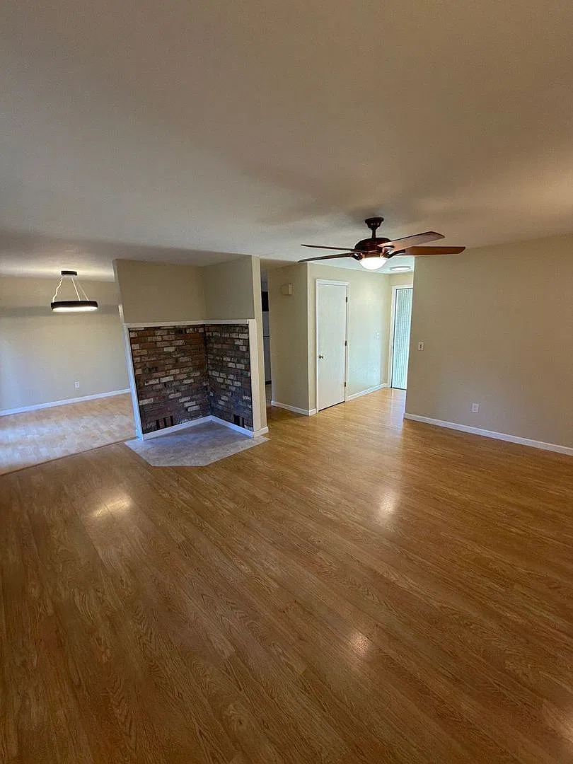 3 bed, 1.0 bath, $1,950 — Photo 4