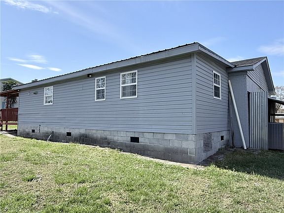 4th image of 24 Cherrylane Dr