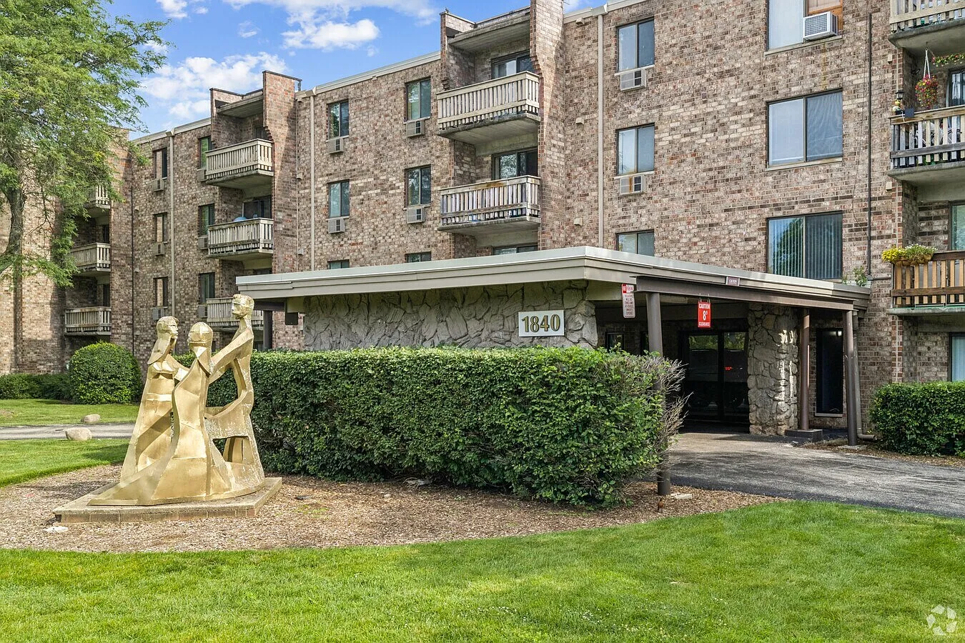 2 bed, 950 sqft, $1,650 — Photo 1