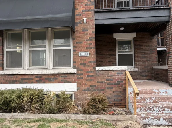 983 Main St E, Hamilton, ON