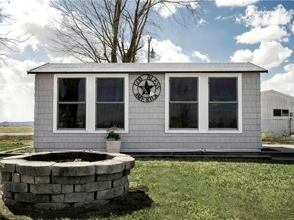 141 Halls Dr, Craig, MO 64437