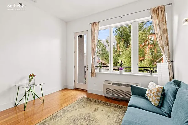 Sold by Sotheby's International Realty | media 3