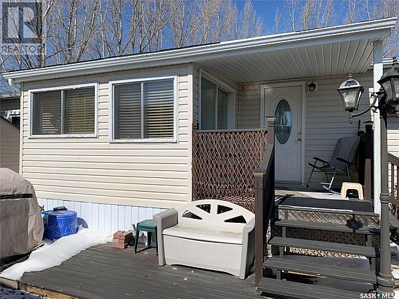 3rd image of 48 Crystal Dr