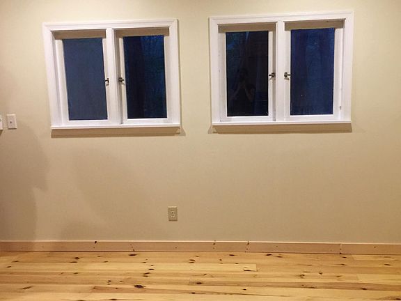 Dining area in the kitchen.