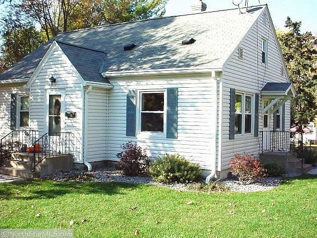 1st image of 2677 6th Ave E