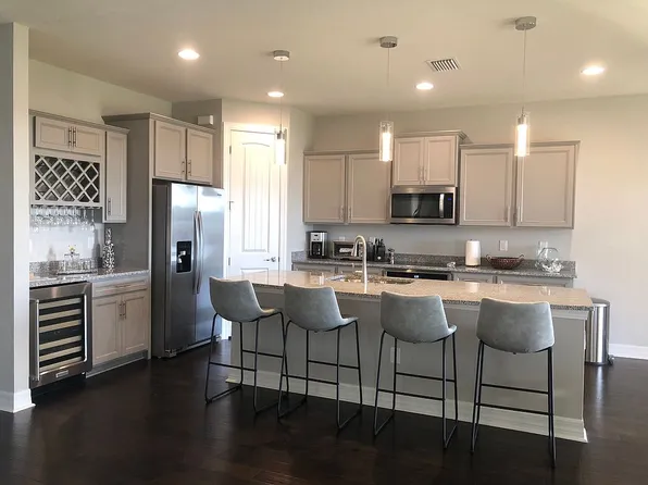 5122 Fallen Leaf Dr, Riverview, FL 33578