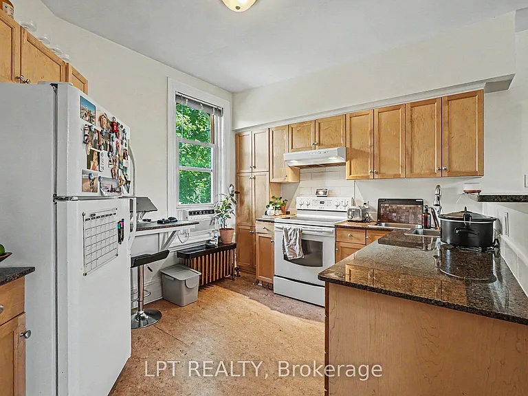 475 Maclaren St #3 — Photo 2