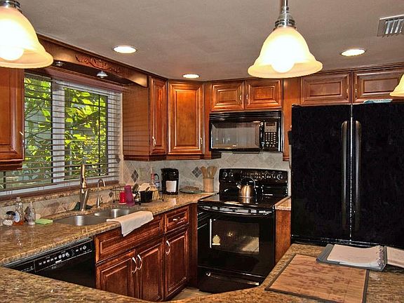 3rd image of 1311 Calamondin Dr