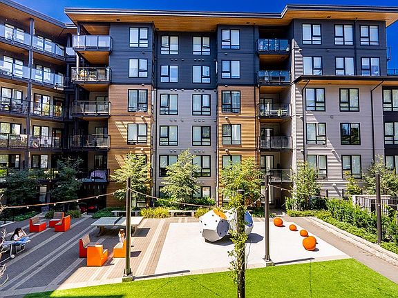 3rd image of 615 Cottonwood Ave #202