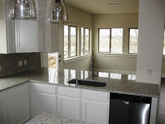 5th image of 406 Easton Dr