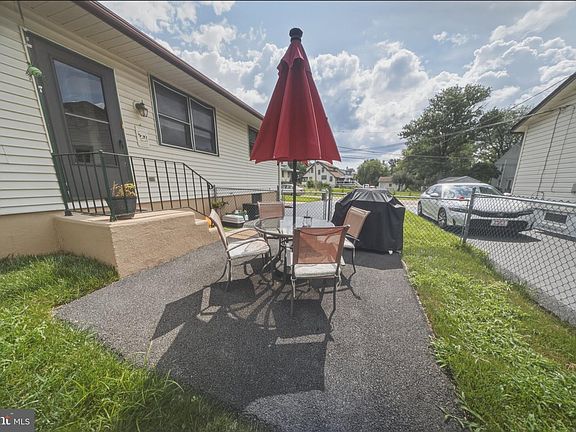 2nd image of 1717 Franklin Ave