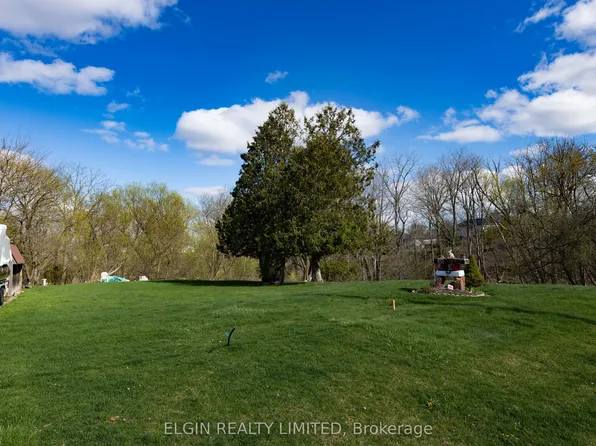 36 3rd Ave, Saint Thomas, ON N5R 4J6