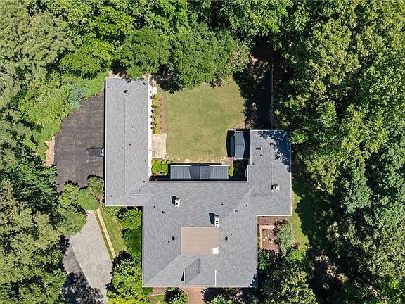 4th image of 710 Walnut Dr