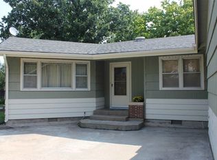 6 Cedar Dr, Newton, KS 67114