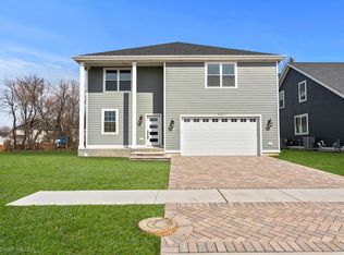 4016 Faith Lane St, Saint Charles, IL 60174