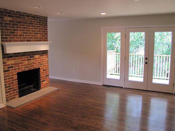 3rd image of 525 Wayland Dr