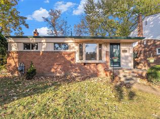 2903 Maplewood Ave, Royal Oak, MI 48073