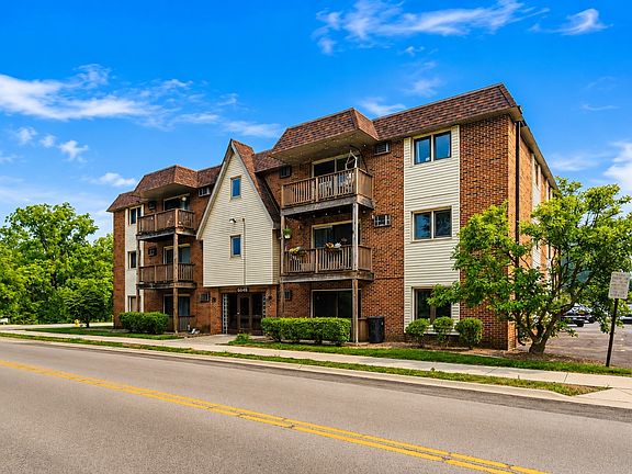 3rd image of 6645 172nd St APT 1C