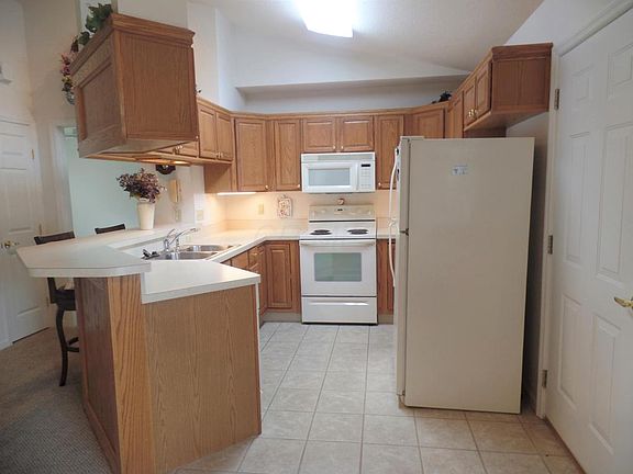 4th image of 654 Kensington Dr