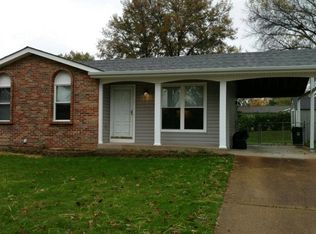 1216 Trails Dr, Fenton, MO 63026