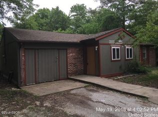 215 S Hanseman St, Carbondale, IL 62901