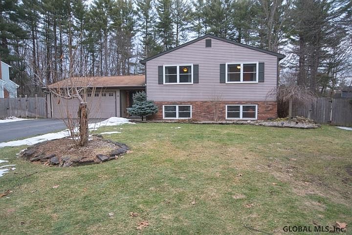 1st image of 18 Van Brummel Ln