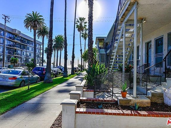 Location, Location! Steps to SM Beach; Stroll along Palisades Park!
