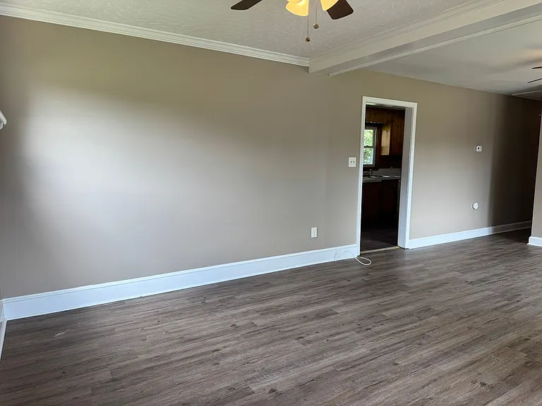 246 Phillips Dr — Photo 4
