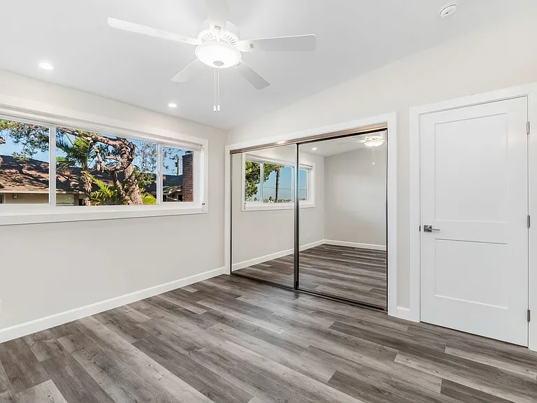 212 Palos Verdes Blvd. — Photo 9