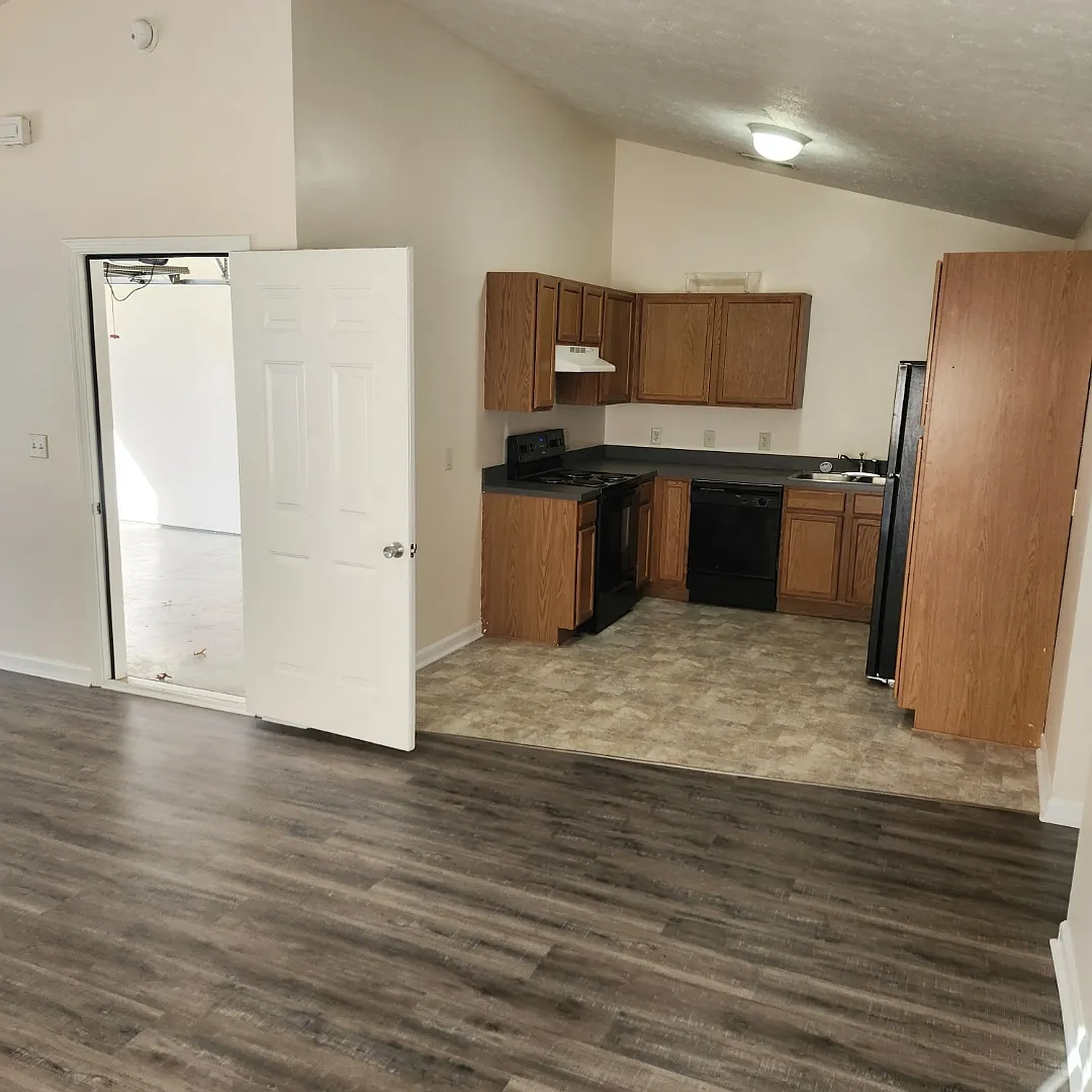 2 bed, 1200 sqft, $1,400 — Photo 4
