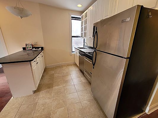 3rd image of 217 E 82nd St #5X