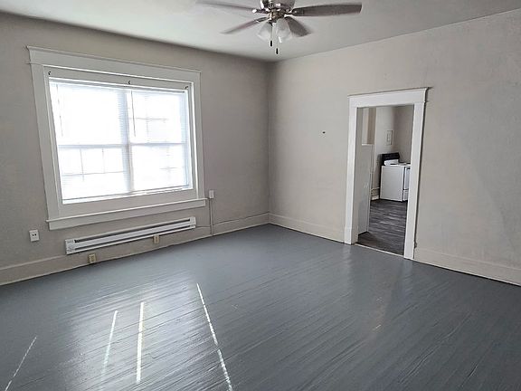 5th image of 900 W State St APT C