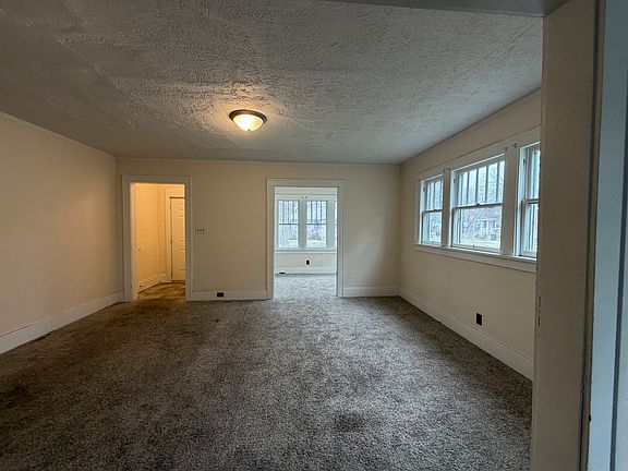 3rd image of 725 Cushing St #725