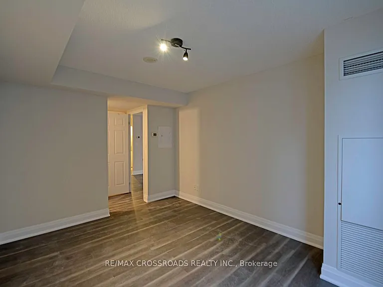 35 Hollywood Ave #1709 — Photo 18