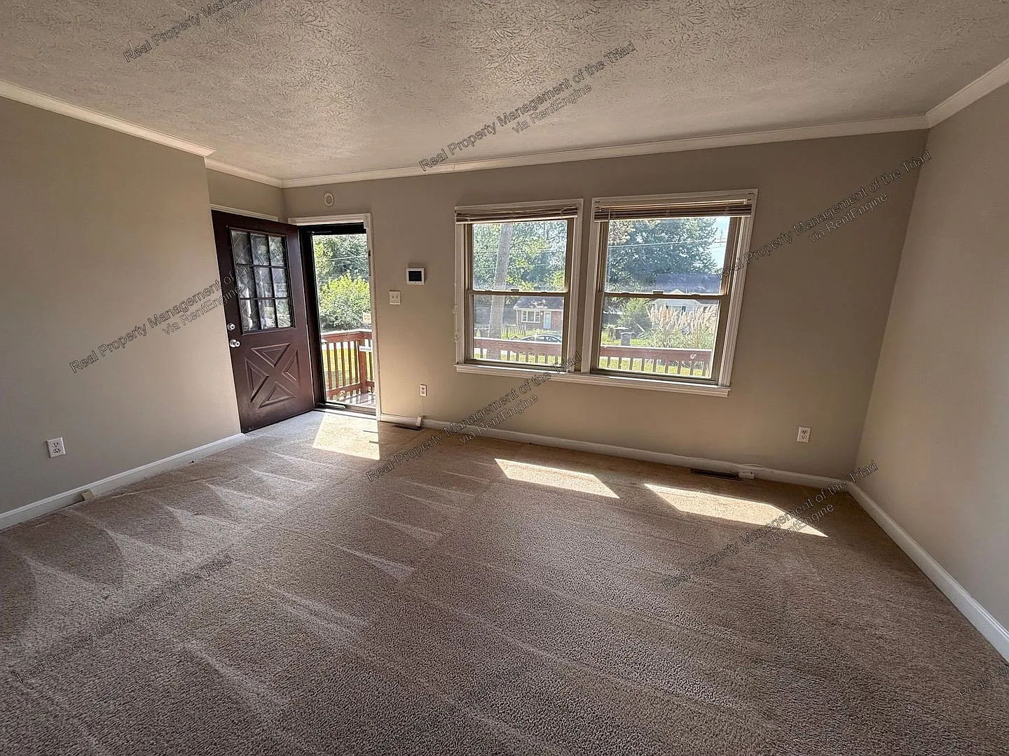 3 bed, 1.0 bath, 1056 sqft, $1,495 — Photo 2