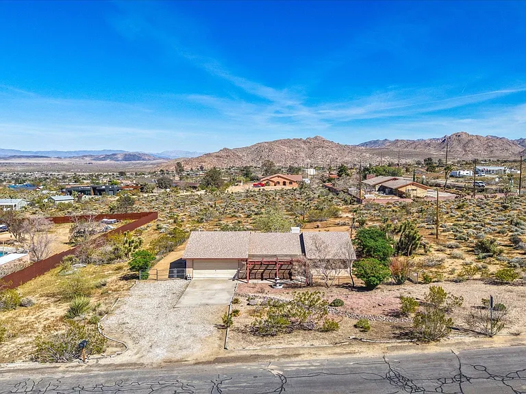 7273 Sunny Vista Rd — Photo 1