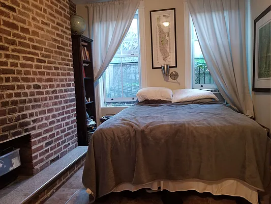 Rented by Frank Valvo Real Estate | media 12