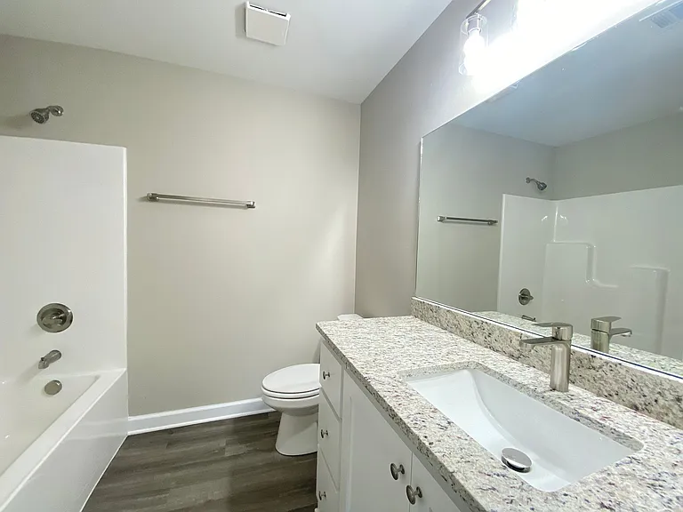 400 N Elm St — Photo 15