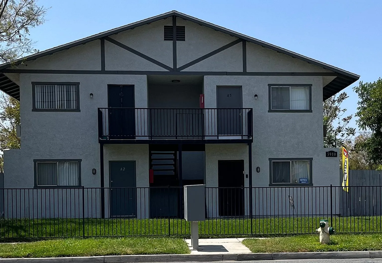 Warren St. Family Village — Photo 2
