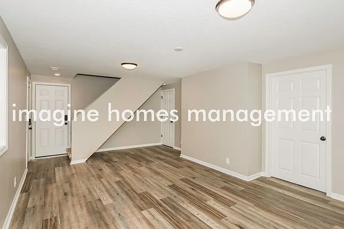 100 Crystal Lake Rd W — Photo 15