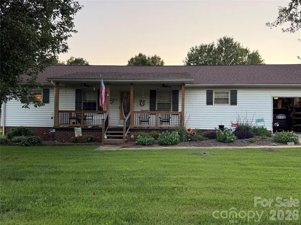 110 Red Oak Ln, Salisbury, NC 28146
