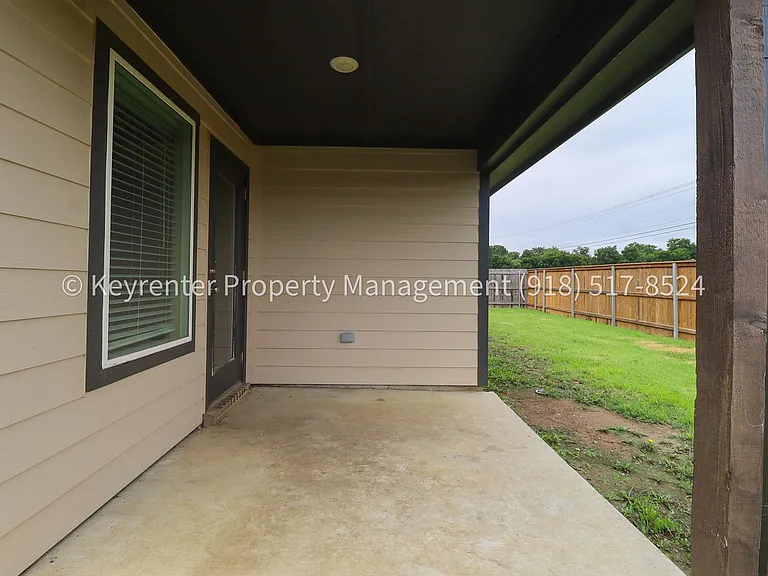 1308 Sunstone St — Photo 43