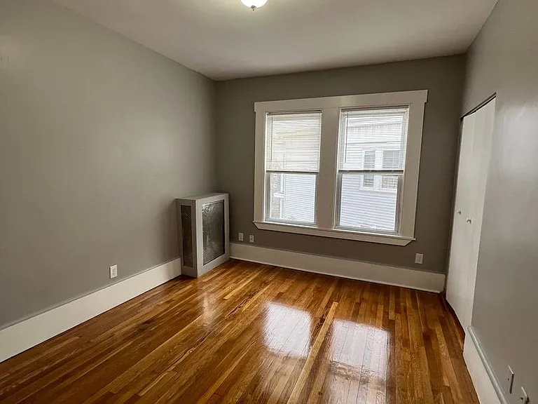 30 Courtland Rd — Photo 4