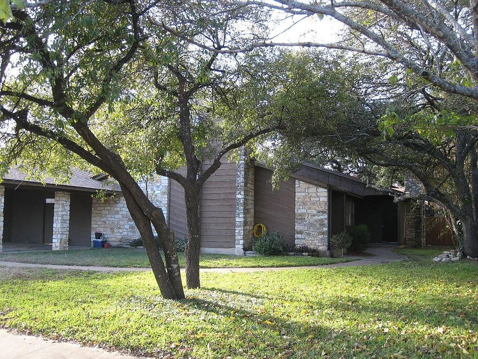 1st image of 11904 Broad Oaks Dr #B
