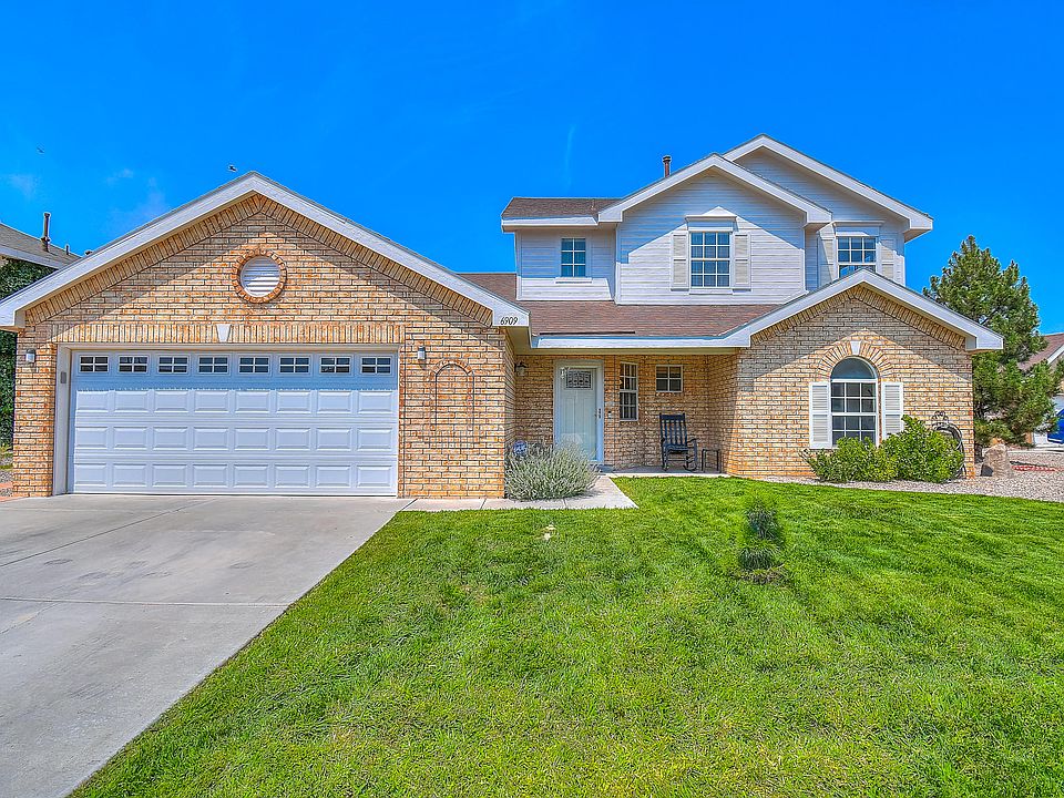 1st image of 6909 Eastford Pl NE