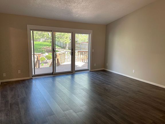 5th image of 4050 Glacier Ln N