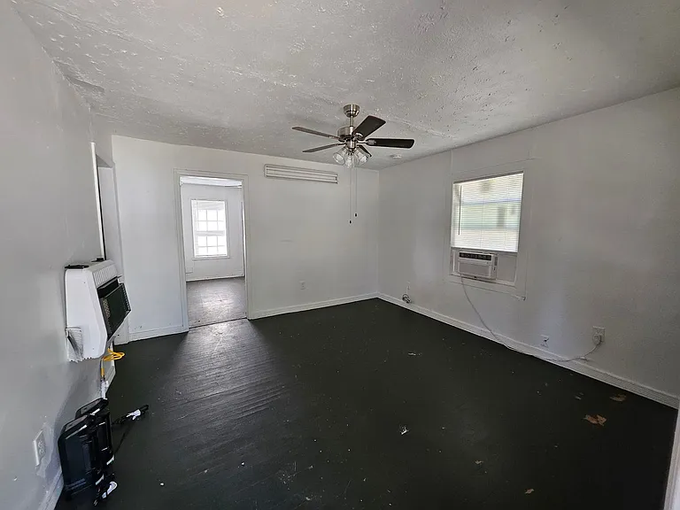 112 W Cedar Ave — Photo 14