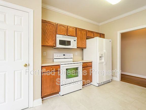 4th image of 1412 Turfwood Dr